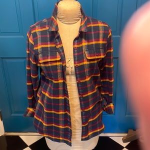 Patagonia flannel button up shirt in size M. Excellent condition.
